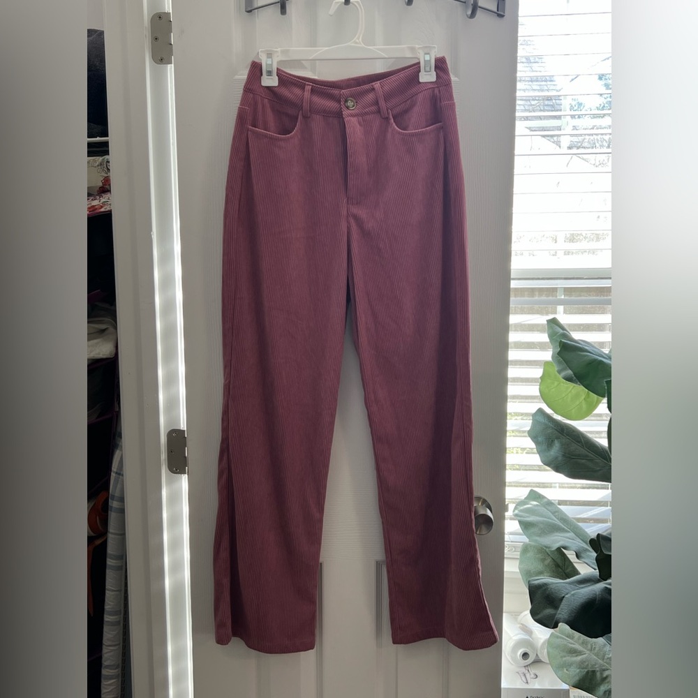 Cider - pink corduroy high-waisted, wide-leg pant. Size S
